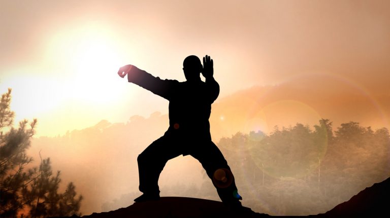 Qi Gong Master Demonstrates “Chi” In RARE Footage – THIS Is The ...