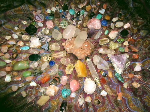 jewelry-crystals-and-gemstones-negative-energy