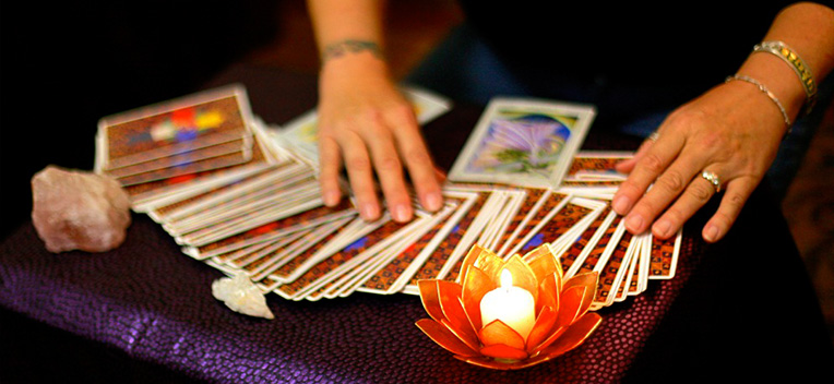 4 Reasons why You should get a Tarot Reading 